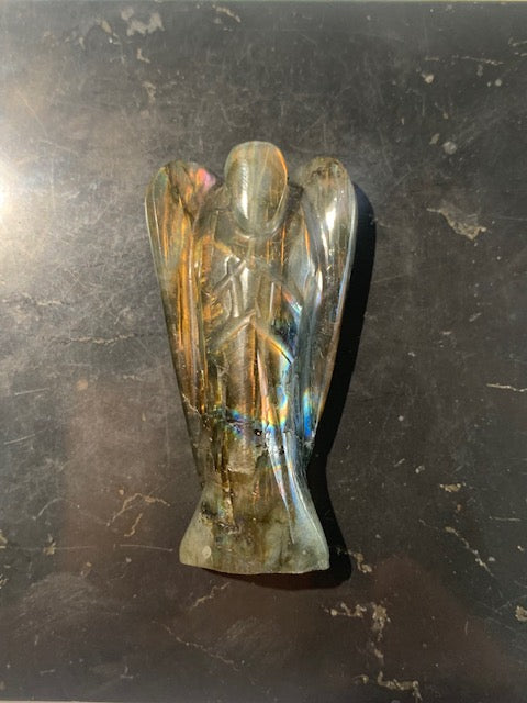 Ange en Labradorite - ± 55 x 30 x 10 mm - ± 25 gr.