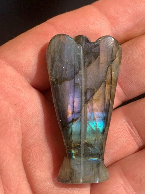 Ange en Labradorite - ± 55 x 30 x 10 mm - ± 25 gr.