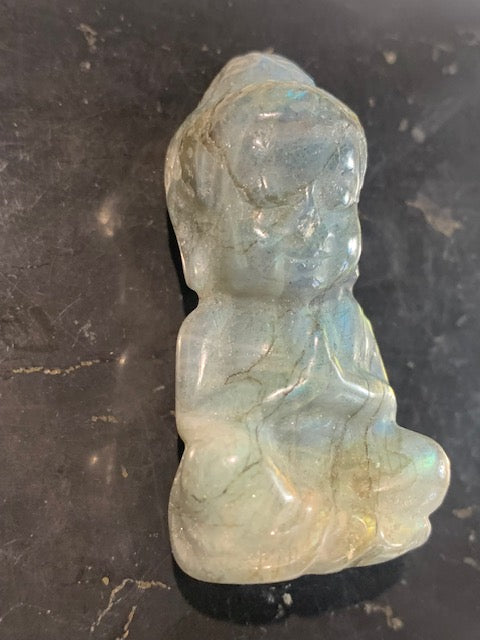 Bébé Bouddha en Labradorite, 51 mm x 26 x 21 - 35,8 gr.