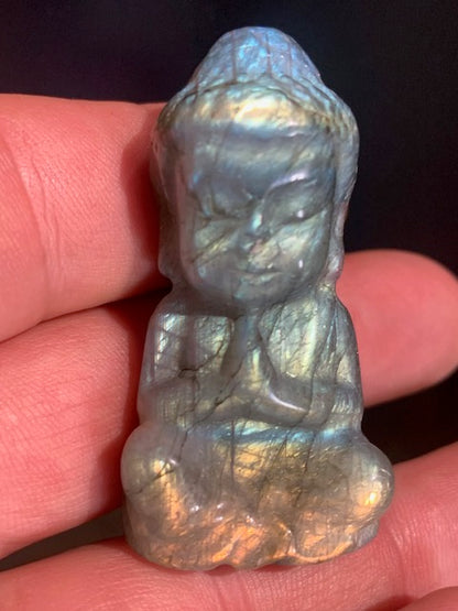 Bébé Bouddha en Labradorite, 51 mm x 26 x 21 - 35,8 gr.
