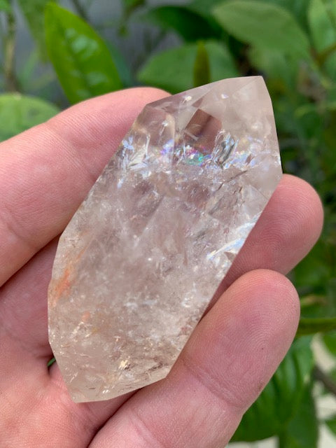 Cristal de roche, pointe bi-déterminée naturelle de 70 x 35 x 27 mm - 79,5 gr.
