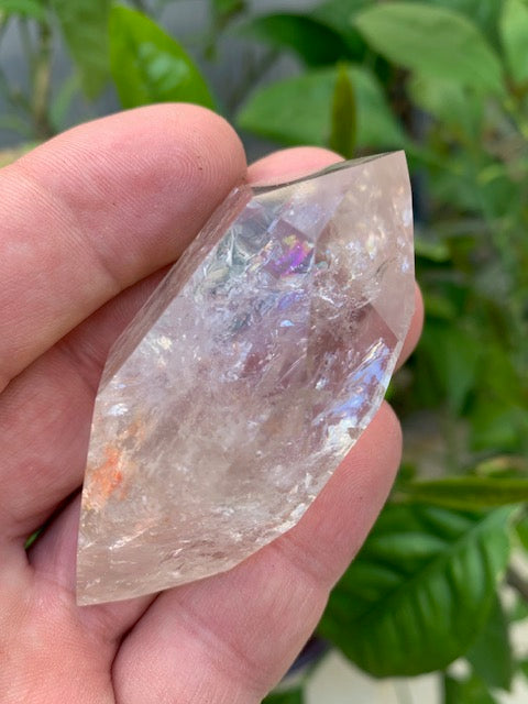 Cristal de roche, pointe bi-déterminée naturelle de 70 x 35 x 27 mm - 79,5 gr.