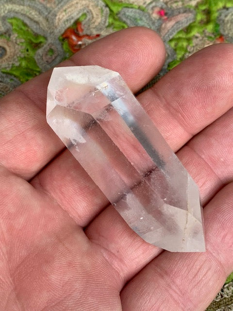 Cristal de roche, pointe bi-déterminée naturelle à 6 faces - 61 x 27 x 22 mm - 53,2 gr.