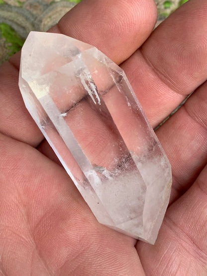Cristal de roche, pointe bi-déterminée naturelle à 6 faces - 61 x 27 x 22 mm - 53,2 gr.