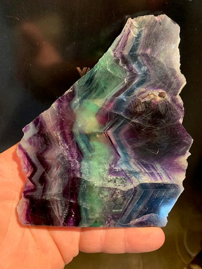 Fluorite multicolore, plaque sciée de 150 x 122 x 12 cm / 483 gr. - magnifique pièce !