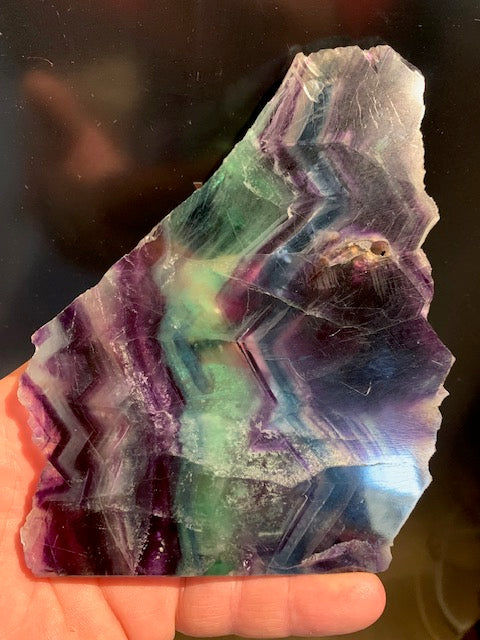 Fluorite multicolore, plaque sciée de 150 x 122 x 12 cm / 483 gr. - magnifique pièce !