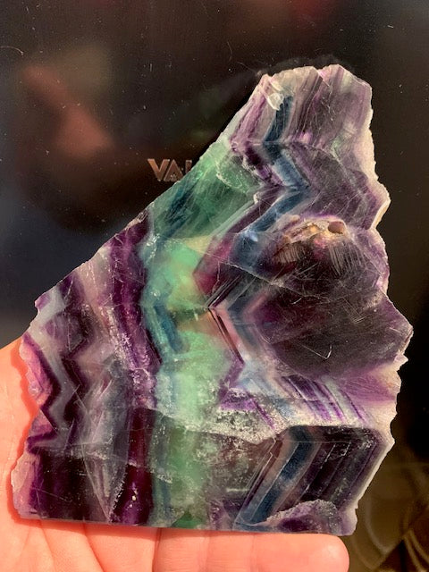 Fluorite multicolore, plaque sciée de 150 x 122 x 12 cm / 483 gr. - magnifique pièce !