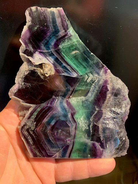 Fluorite multicolore, plaque sciée de 150 x 122 x 12 cm / 483 gr. - magnifique pièce !