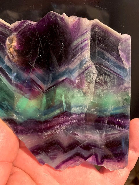Fluorite multicolore, plaque sciée de 150 x 122 x 12 cm / 483 gr. - magnifique pièce !