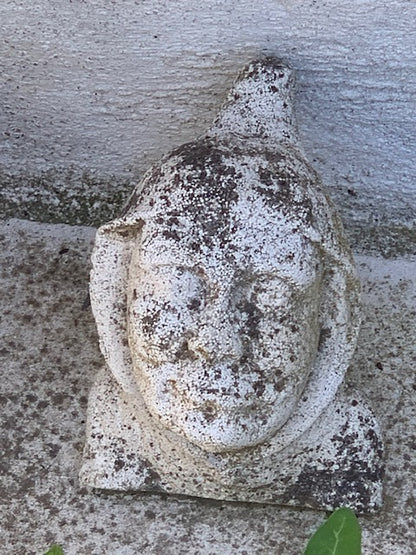 RARE : 6 Statuettes / Mascarons de nains sculptés en pierre – Anciennes pièces d'un château – Vendus à l’unité