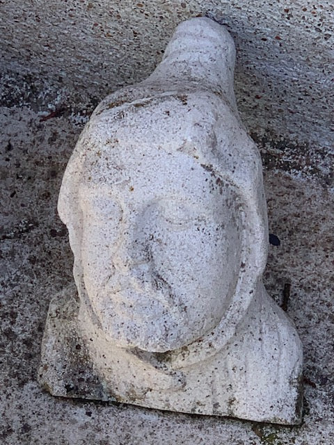 RARE : 6 Statuettes / Mascarons de nains sculptés en pierre – Anciennes pièces d'un château – Vendus à l’unité