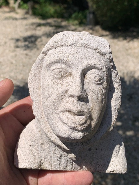 RARE : 6 Statuettes / Mascarons de nains sculptés en pierre – Anciennes pièces d'un château – Vendus à l’unité
