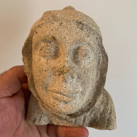RARE : 6 Statuettes / Mascarons de nains sculptés en pierre – Anciennes pièces d'un château – Vendus à l’unité