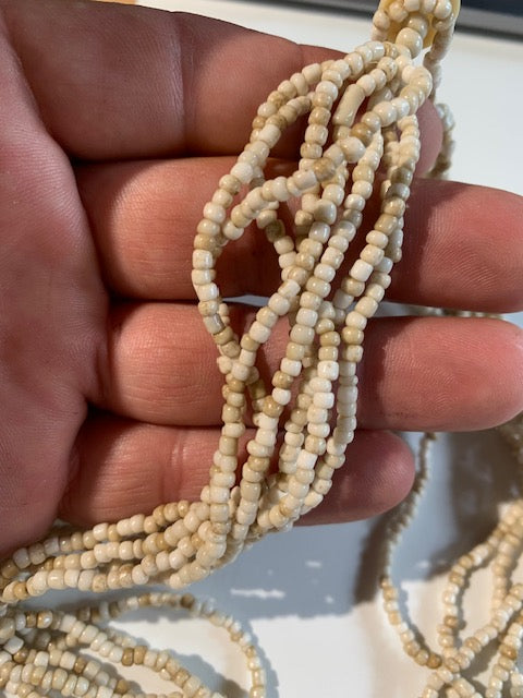 Collier/ Sautoir en perles avec pendentif en nacre - ± 50 centimètres - Pendentif : ± 5,5 x 5 cm