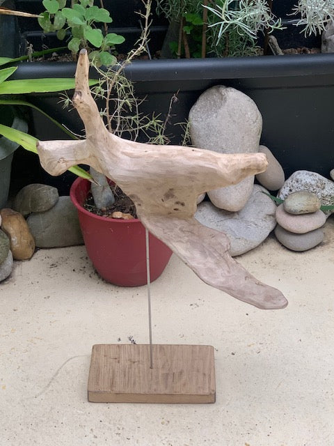 Sculpture en bois flotté de Loire - 65 cm de hauteur × 44 × 17 / ± 1,2 kg - Création Zen Curiosity