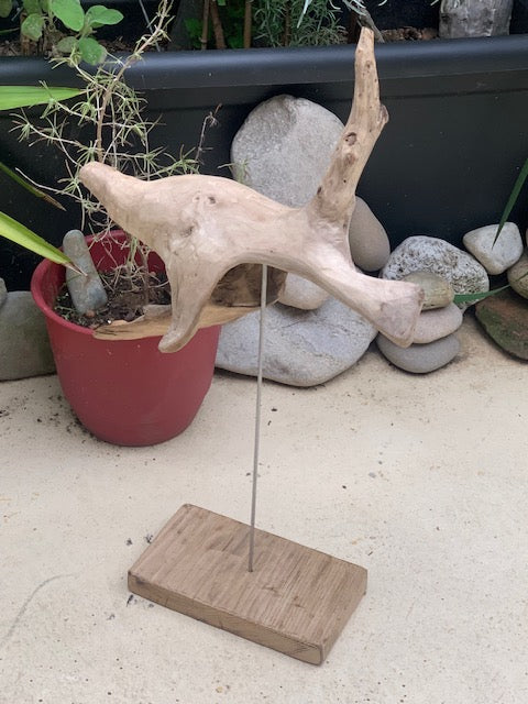 Sculpture en bois flotté de Loire - 65 cm de hauteur × 44 × 17 / ± 1,2 kg - Création Zen Curiosity