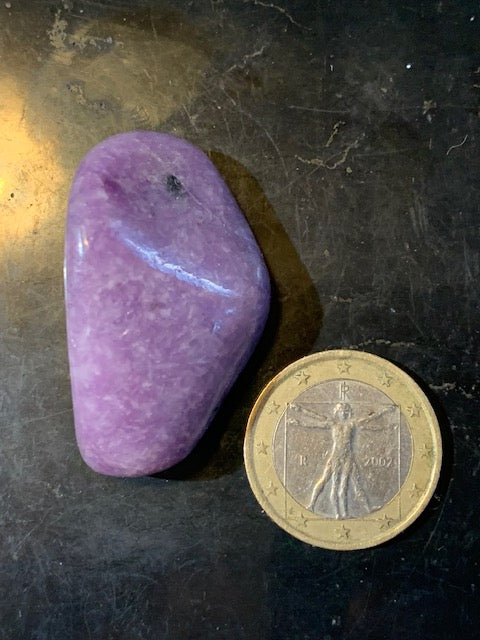 Lépidolite (Mica violet) - Pierre roulée de 32 mm x 25 x 19 - 23,9 gr.