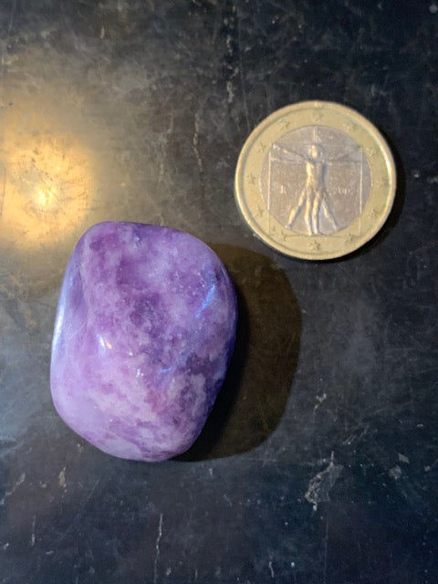 Lépidolite (Mica violet) - Pierre roulée de 30 mm x 22 x 18 - 20,5 gr.