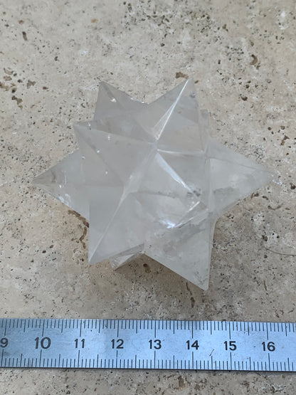 Étoile de Sirius (12 branches) en cristal de roche (quartz). Ø 60mm de diamètre - 103,8 grammes !
