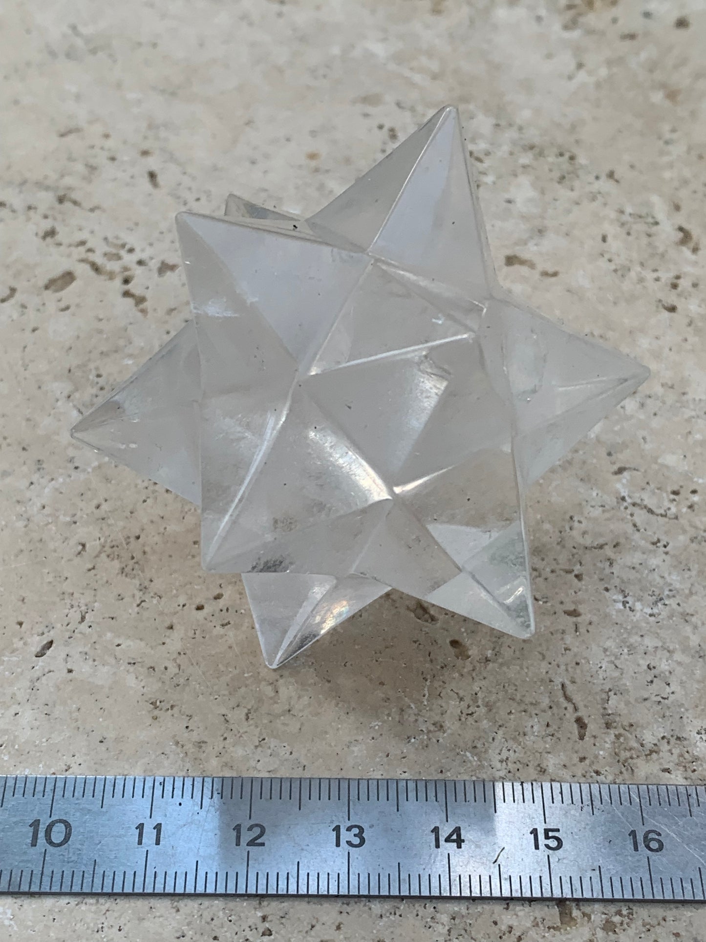 Étoile de Sirius (12 branches) en cristal de roche (quartz). Ø 61mm de diamètre - 112,7 grammes !