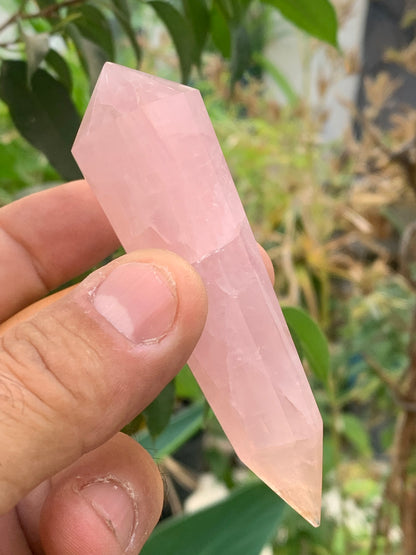 Cristal Vogel en quartz rose de 12 facettes ! Ø 92mm x 26 de diamètre, superbe pièce !