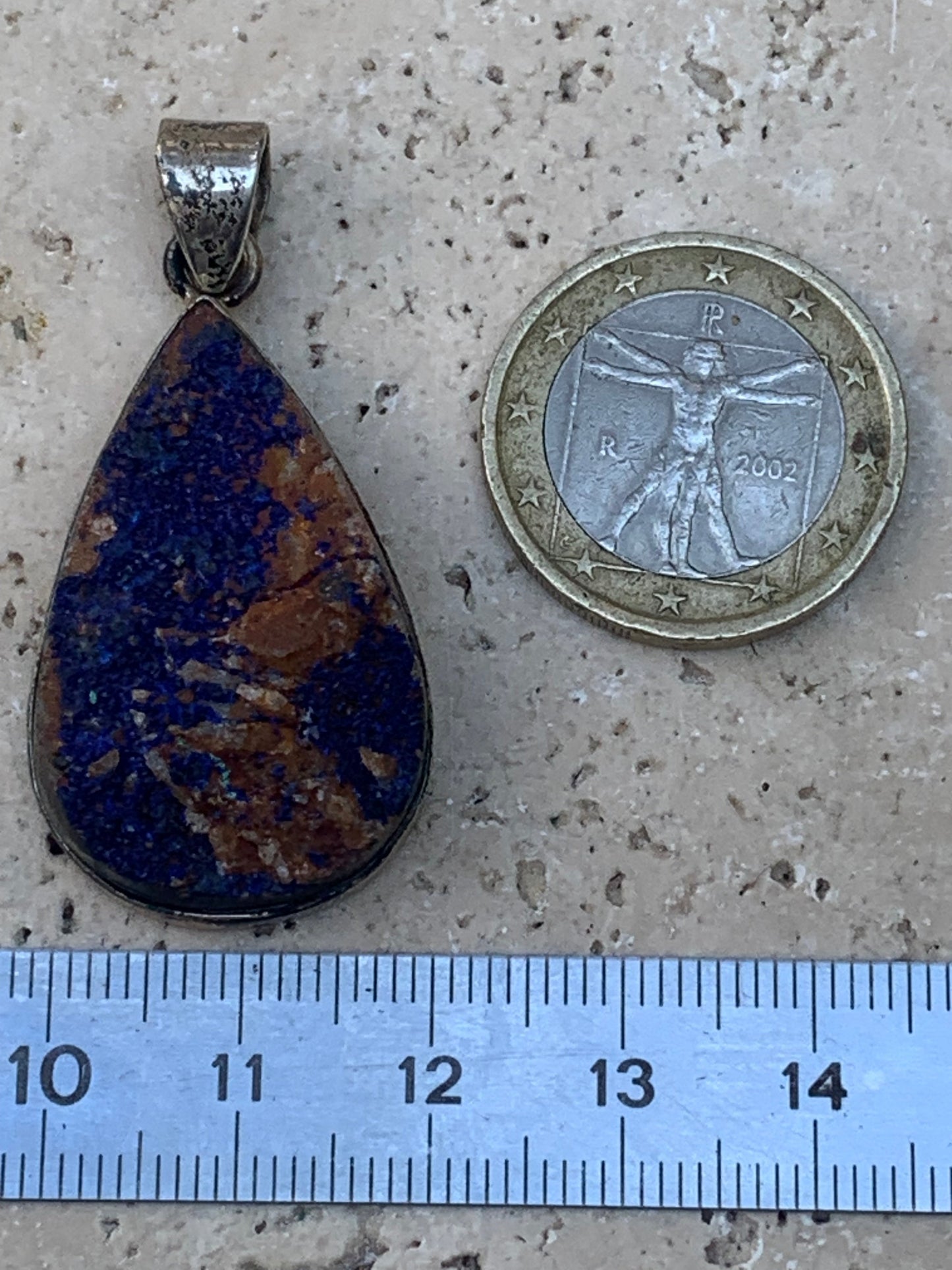 Azurite, pendentif en Argent de 46mm de hauteur x 22 de largeur x 9 d'épaisseur. Vendu avec cordon réglable de couleur noire offert !