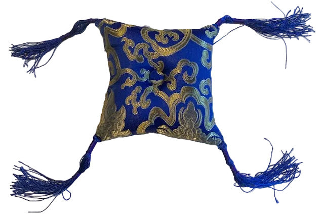 Support / Coussin carré à franges – 12 x 12 cm - Idéal pour placer sous un bol chantant ou mettre en valeur vos objets préférés.