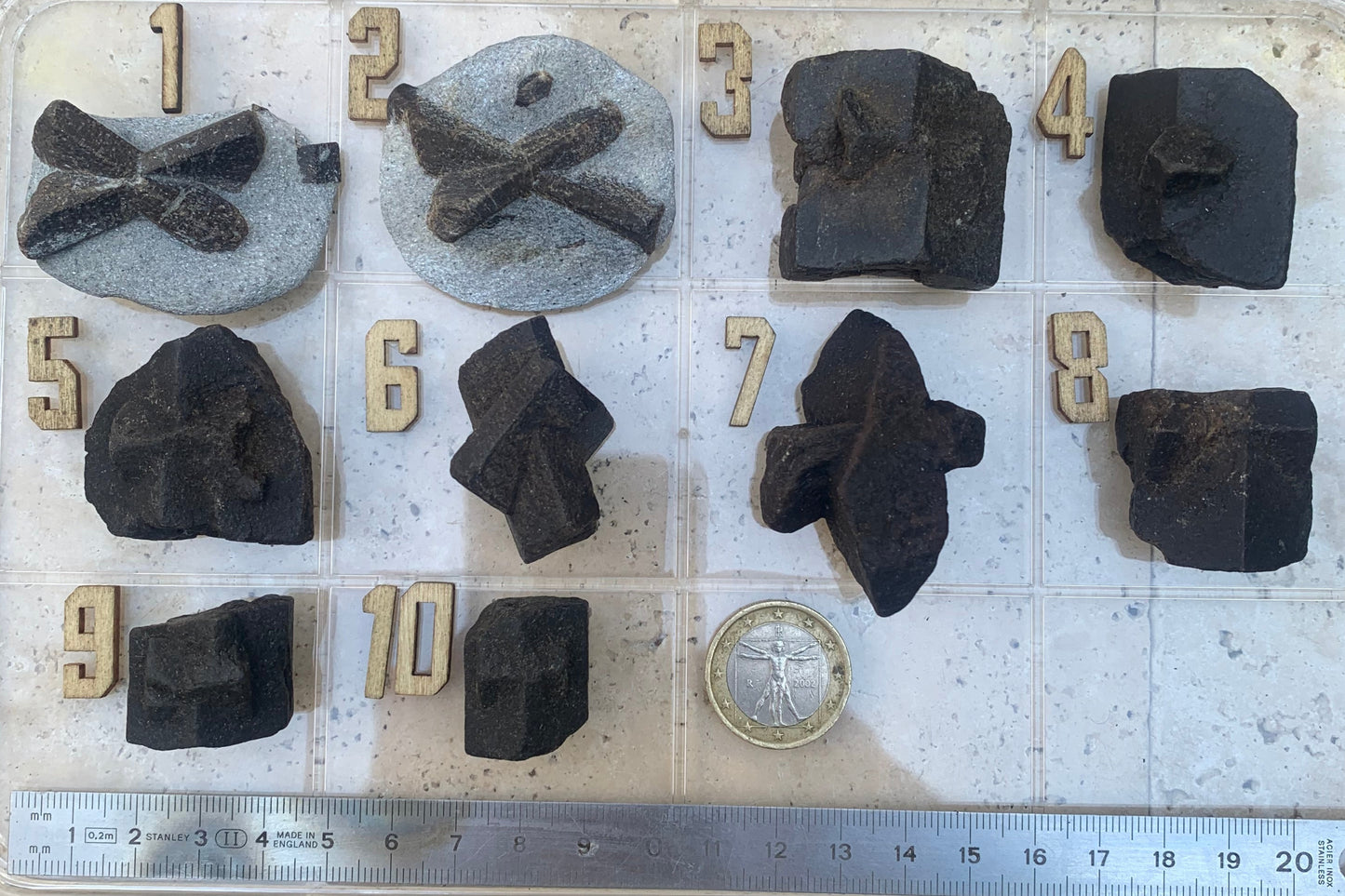 Staurotide/ staurolite, pièces au choix, magnifiques spècimens avec une croix naturelle. Provenance de Russie ou France !