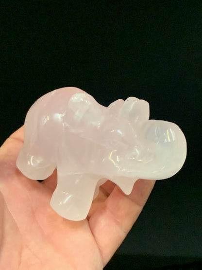 Quartz rose, Éléphant de taille L - 10 x 7 x 4 centimètres - 300 grammes