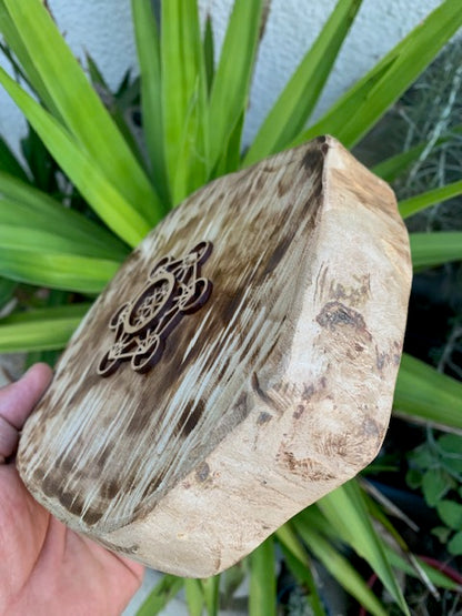 Support bois pour 7 diapasons fait main - Vendu avec motif de Métatron et sphère de sélénite