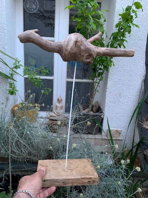 Sculpture en bois flotté de Loire : 'Bébé Dragon' - 54 cm de hauteur × 40 × 10 / ± 950 gr. - Création Zen Curiosity