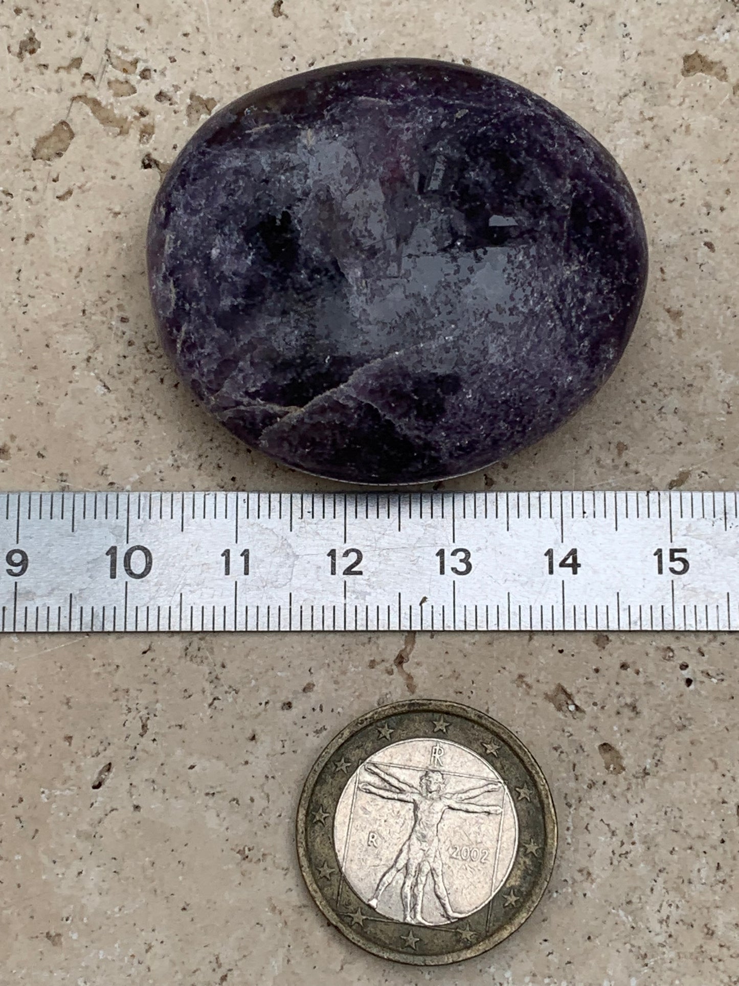 Lépidolite (Mica violet) - Galet de 46mm x 40 x 17 - de 45,2 grammes, superbe pièce !