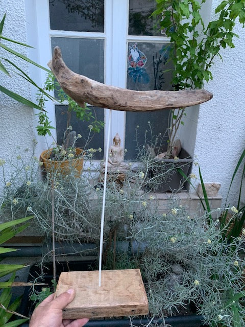 Driftwood sculpture from the Loire: 'Cool Work' - 41 cm height × 36 × 10 / ± 990 gr. - Creation Zen Curiosity