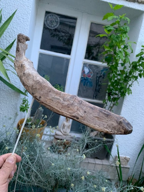 Sculpture en bois flotté de Loire : 'Cool Oeuvre' - 41 cm de hauteur × 36 × 10 / ± 990 gr. - Création Zen Curiosity