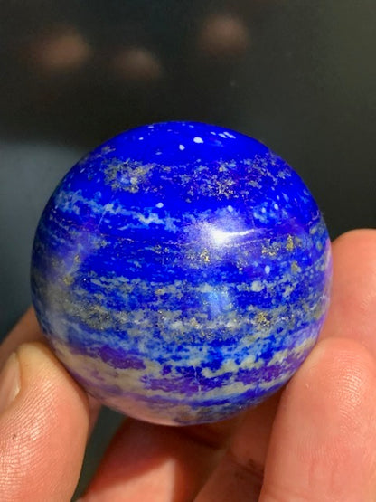 Sphère en lapis lazuli, pièces au choix de 49 mm - 191,5 gr. - La pierre des Pharaons, un bleu envoûtant !