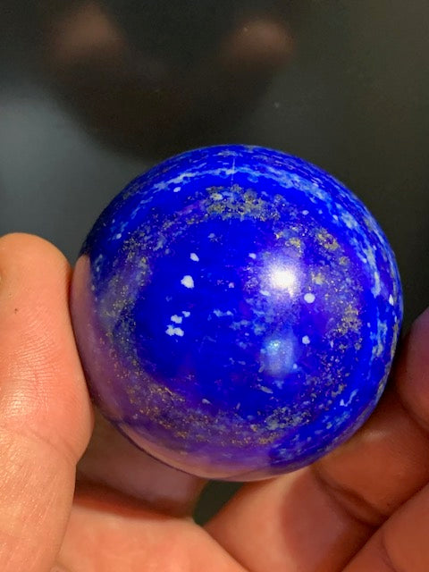 Sphère en lapis lazuli, pièces au choix de 49 mm - 191,5 gr. - La pierre des Pharaons, un bleu envoûtant !