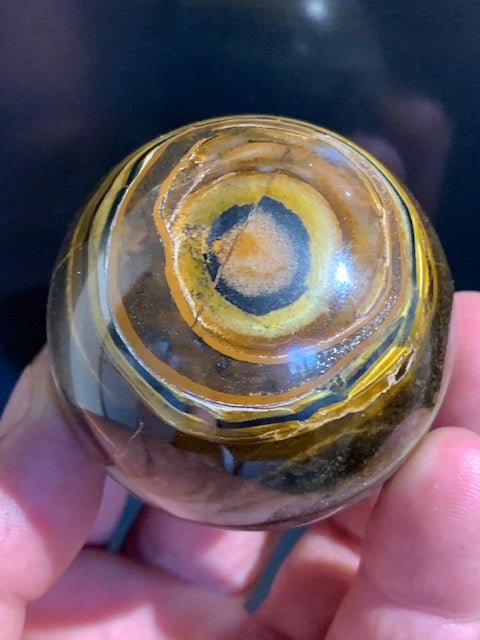 Sphère en Oeil de tigre, qualité AA - 53 millimètres Ø - 210,7 grammes
