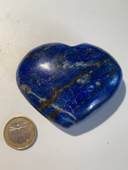 Lapis lazuli heart size L: 73 x 58 x 27 centimeters - 162.3 gr. Beautiful natural golden pyrite veins!