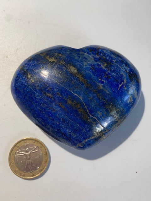 Lapis lazuli heart size L: 73 x 58 x 27 centimeters - 162.3 gr. Beautiful natural golden pyrite veins!