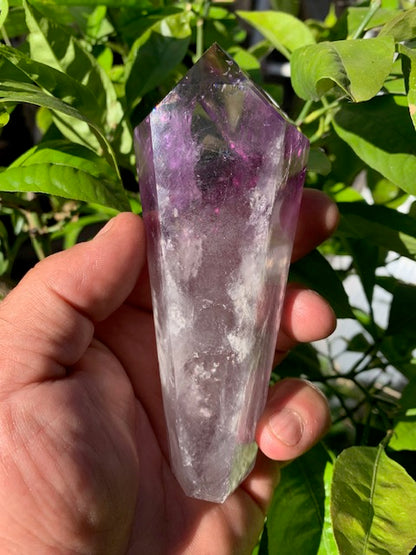 Amethyst, natural crystal cleaned of 128 x 50 x 38 mm - 258.5 gr.