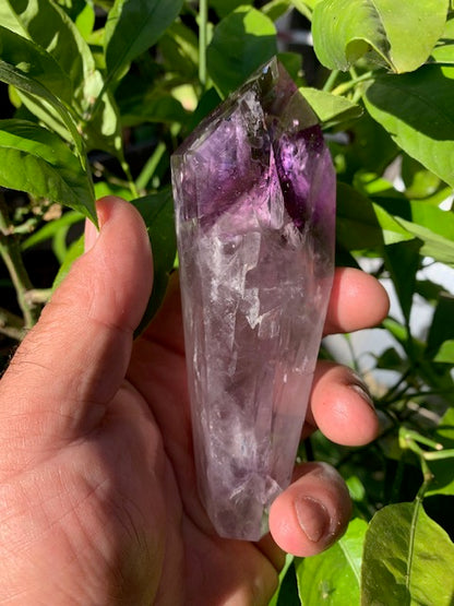 Amethyst, natural crystal cleaned of 128 x 50 x 38 mm - 258.5 gr.