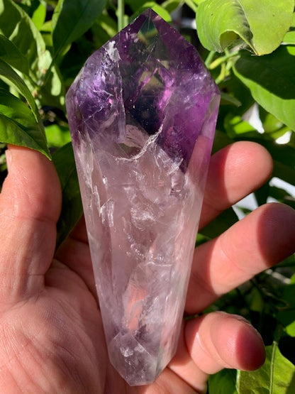 Amethyst, natural crystal cleaned of 128 x 50 x 38 mm - 258.5 gr.