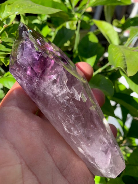 Amethyst, natural crystal cleaned of 128 x 50 x 38 mm - 258.5 gr.