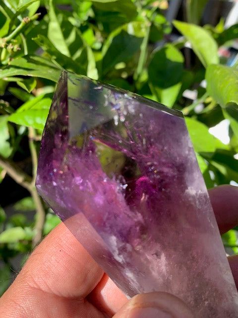 Amethyst, natural crystal cleaned of 128 x 50 x 38 mm - 258.5 gr.