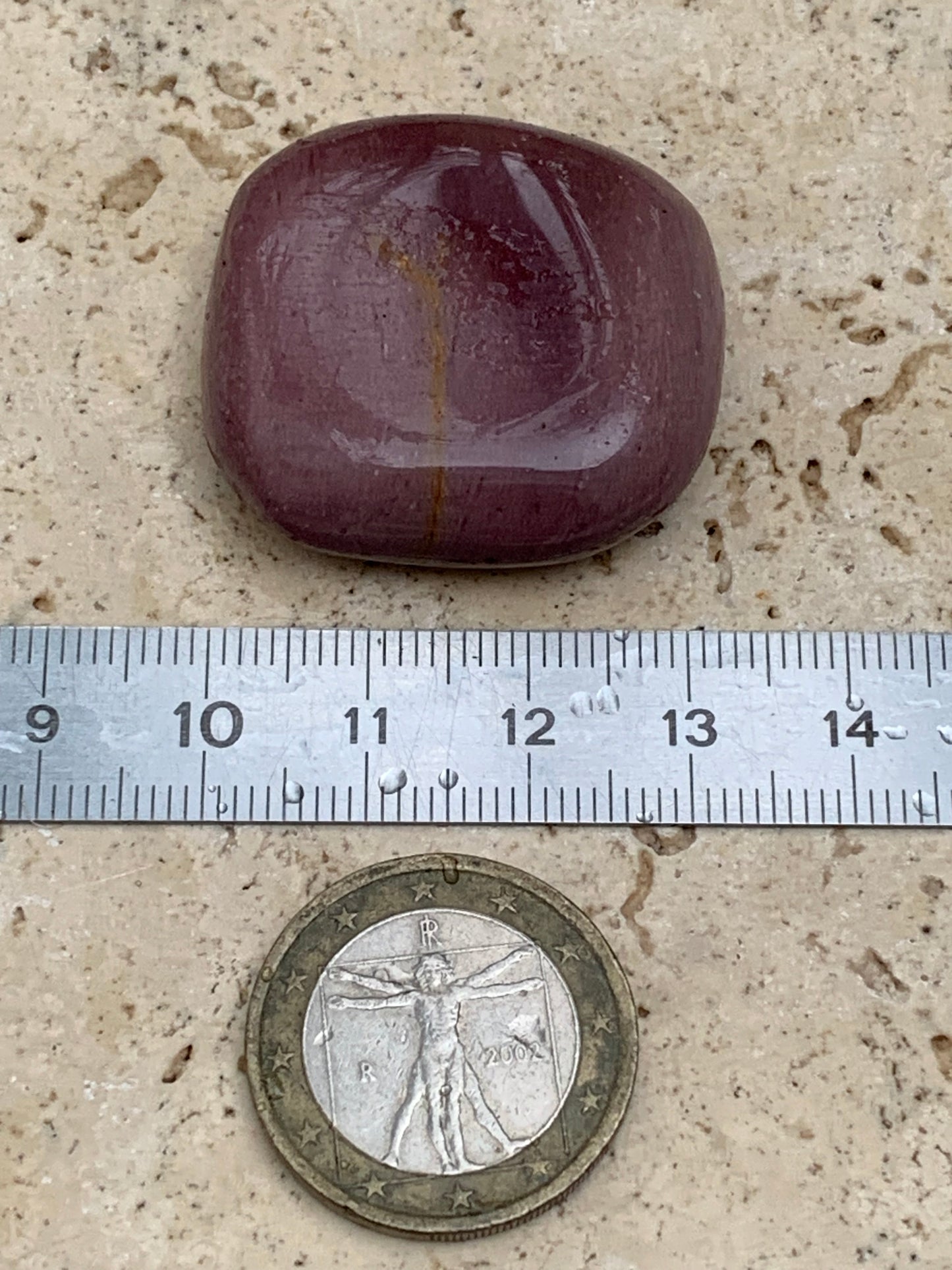 Jaspe Violet (Rare) – Galet poli naturel d’environ ± 34 mm (H) × 31 × 11 mm – 18,9 g