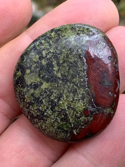 Jaspe Sang de Dragon – Galets polis naturels - 2 modèles au choix !