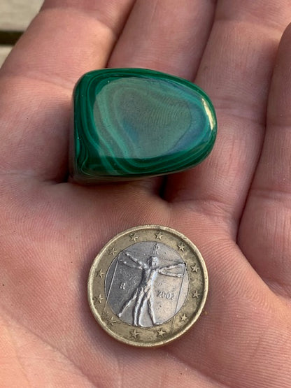 Malachite, tumbled stone of 30 mm x 22 x 21 - 38 gr.