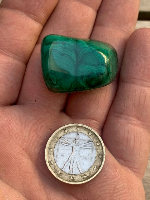 Malachite, tumbled stone of 30 mm x 22 x 21 - 38 gr.