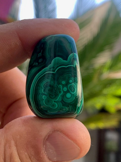 Malachite, pierre roulée de 34 mm x 24 x 21 - 36,3 gr.
