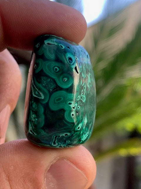 Malachite, tumbled stone of 34 mm x 24 x 21 - 36.3 gr.